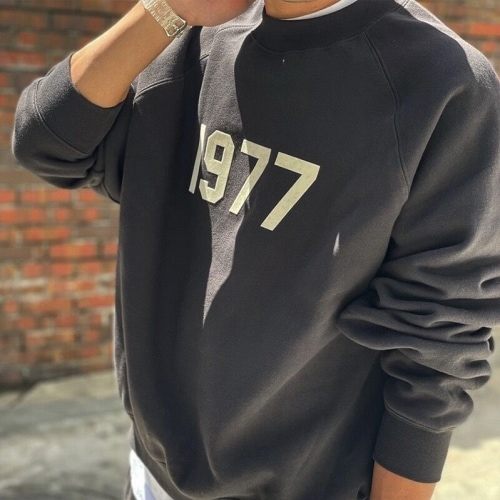 【新品】FEAR OF GOD ESSENTIALS 1977 スウェット Fear of God Essentials 1977 Crewneck Iron Grey Black SS22