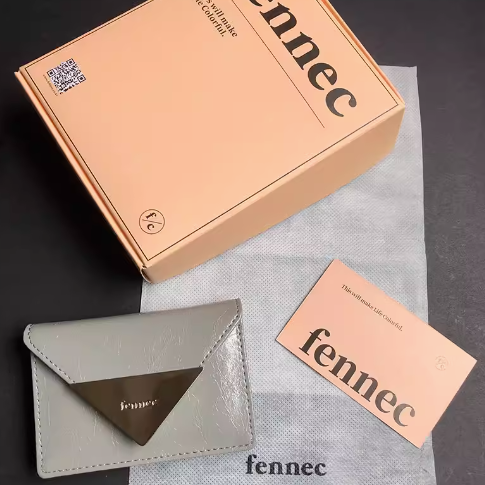 カードケース・名刺入れ Fennec CRINKLE TRIANGLE TRIPLE WALLET CHERRY RED org.jpg