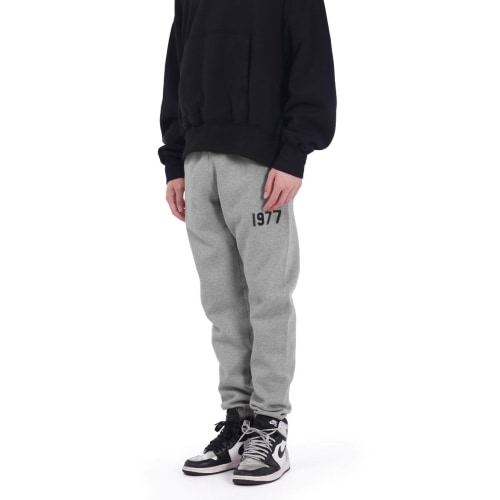 FOG] Fear Of God Essentials 1977 スウェットパンツ 1977
