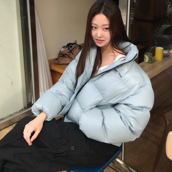 Martinkim アウター MATIN KIM ダウンジャケット 23F/W HIGH NECK CLASSIC CROP PUFFER