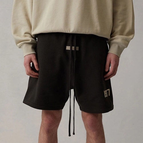 Fog Essentials 1977 ショーツハーフパンツロゴダークオーツ Fog Essentials 1977 ショートパンツ ハーフパンツダークオーツ