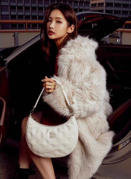 MLB Korea CLASSIC MONOGRAM EMBO CROSS HOBO BAG エンボス