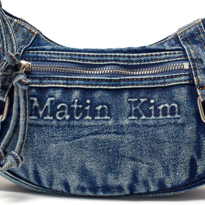 25SS人気 MATIN KIM MATIN WASHED DENIM MINI HOBO BAG 送料無料 MATIN KIM ホーボーバッグ ワンショルダーバッグ MATIN WASHED