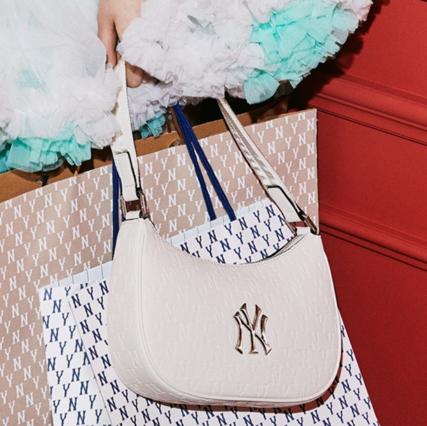 MLB Korea MONOGRAM EMBO HOBO BAG エンボス ホーボーバッグ