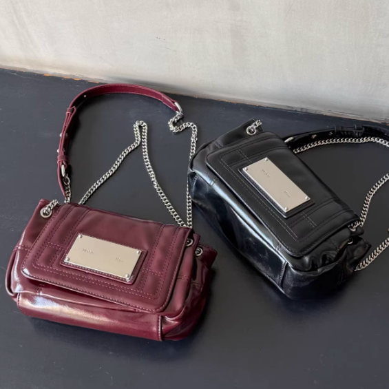 マーティンキム　ミニチェーンバッグ MATIN KIM ミニチェーンバッグ GLOSSY QUILTING SMALL CHAIN BAG