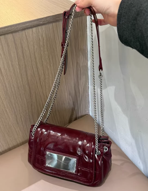 MATIN KIM ミニチェーンバッグ GLOSSY QUILTING SMALL CHAIN BAG