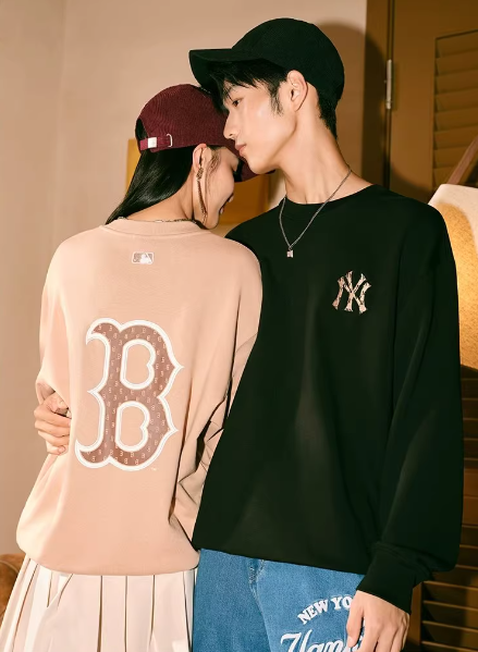 Yves Saint Laurent スタッズスウェット Y2K グランジ 平成 Yves Saint Laurent スタッズスウェット Y2K グランジ 平成