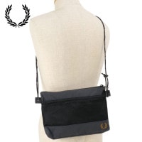 フレッドペリー FRED PERRY クリンクル ナイロンメッシュ サコッシュバッグ [L7287-297 SS24] CRINKLE NYLON MESH SACOCHE BAG メンズ・レディース