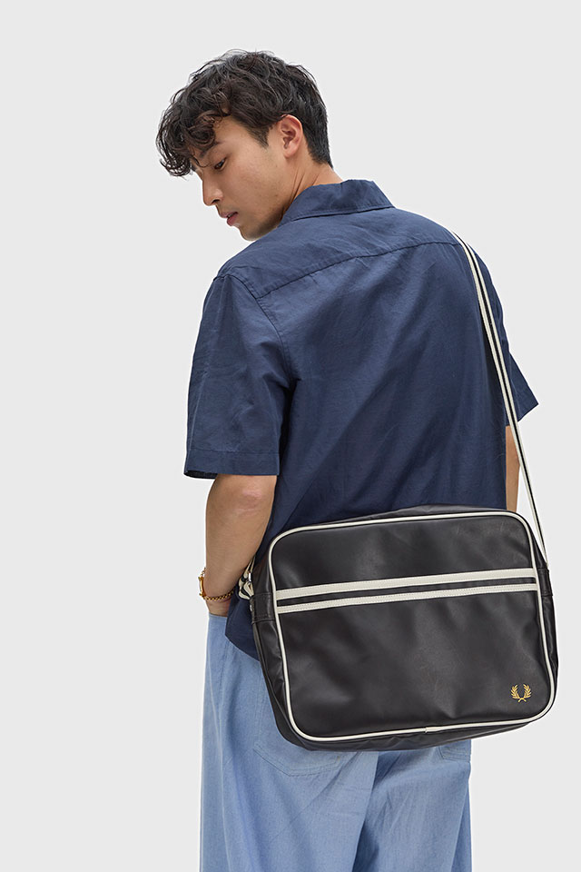 フレッドペリー FRED PERRY クラシックショルダーバッグ [L8257-D57