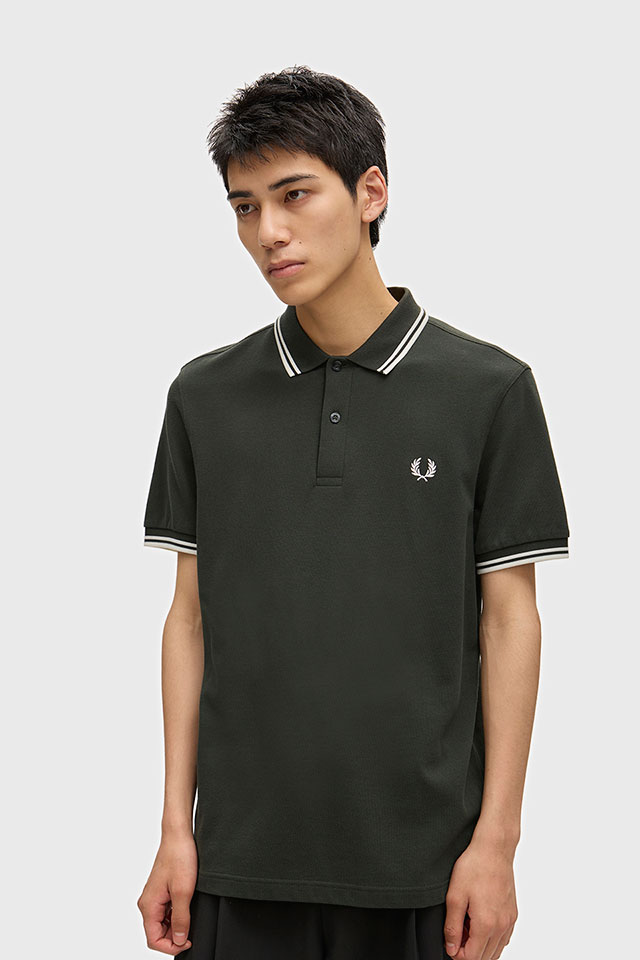 フレッドペリー FRED PERRY ポロシャツ ツイン ティップド フレッドペリーシャツ [M3600-T50 SS25] TWIN TIPPED FRED PERRY SHIRT メンズ トップス 半袖 コットンピケ NIGHTGREEN/SNWHT 正規取扱店