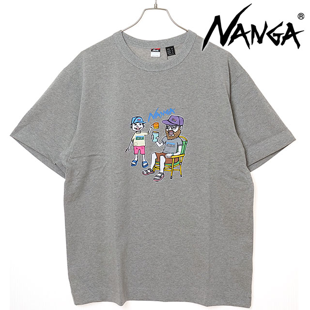 【SALE】ナンガ NANGA エコハイブリッドTシャツ ファミリーキャンププリント [N2500-1M021Z SS25] ECO HYBRID TEE（FAM PT） メンズ トップス 半袖 ウシオダヒロアキ コラボ L.GRY 【メール便配送】 正規取扱店【ts】