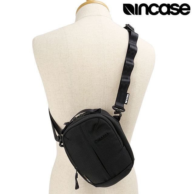 インケース Incase トラックス スモールショルダーポーチ [137253053001 FW25] Tracks Small Shoulder Pouch メンズ・レディース 鞄 ショルダーバッグ AirTag収納 Black 正規取扱店