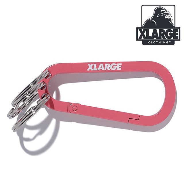 エクストララージ XLARGE スタンダードロゴ キーリングカラビナ [101261054008 SS26] STANDARD LOGO KEYRING CARABINER 小物 キーホルダー ピンク PINK 【メール便配送】