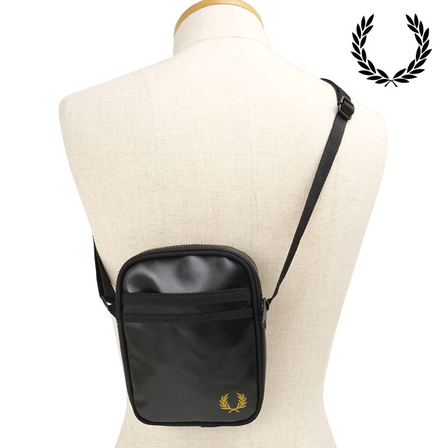フレッドペリー FRED PERRY トーナルクラシックスモールサイドバッグ [L2166-774 SS26] 1L TONAL CLASSIC SMALL SIDE BAG ユニセックスショルダーポーチ ブラック BLACK/GOLD