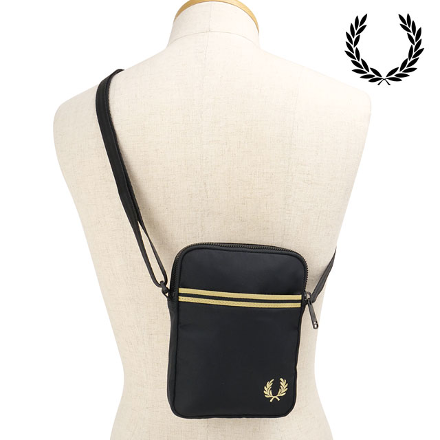 フレッドペリー FRED PERRY ティップドテープスモールサイドバッグ [L2809-102 SS26] 1L TIPPED TAPE SMALL SIDE BAG ユニセックスショルダーポーチ ブラック BLACK
