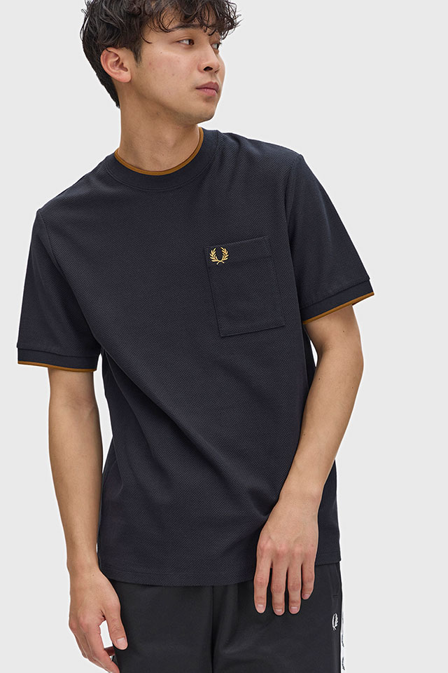 フレッドペリー FRED PERRY メンズ ポケットディテールピケTシャツ [M2395-102 SS26] POCKET DETAIL PIQUE T-SHIRT 半袖 ポケットTシャツ 鹿の子 ブラック BLACK 【メール便配送】