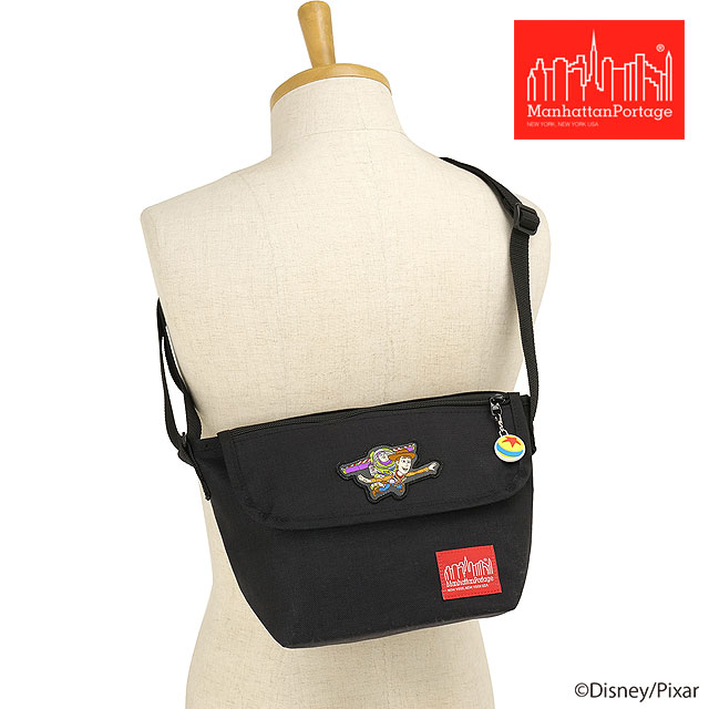 マンハッタンポーテージ Manhattan Portage ナイロンメッセンジャーバッグ トイ･ストーリー ウッディ バズ･ライトイヤー [MP1603FZPMGNTTOYWBZ SS26] NYLON MESSENGER BAG (XXS) | TOY STORY WOODY-BUZZ LIGHTYEAR ショルダーバッグ Black