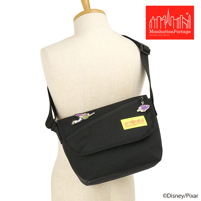 マンハッタンポーテージ Manhattan Portage ナイロンメッセンジャーバッグ トイ･ストーリー バズ･ライトイヤー [MP1605JRFZPMGNTTOYBZ SS26] NYLON MESSENGER BAG (SM) | TOY STORY BUZZ LIGHTYEAR メンズ・レディースショルダーバッグ 黒 Black