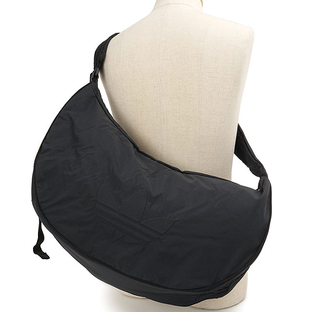 アディダス オリジナルス adidas Originals エブリデイ アイコンズ クロスボディバッグ ハーフムーン [VA678/KR9049 FW26] EVERYDAY ICONS CROSSBODY BAG HALF MOON ハーフムーンショルダーバッグ 軽量 コンパクト おしゃれ 黒 ブラック