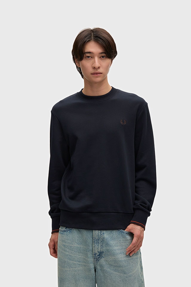 フレッドペリー FRED PERRY メンズ クルーネック スウェットシャツ [M7535-75C FW26] CREW NECK SWEATSHIRT 裏毛 トレーナー コットン 定番 おしゃれ カジュアル 紺 NVY/BRNDY/RCHBRN