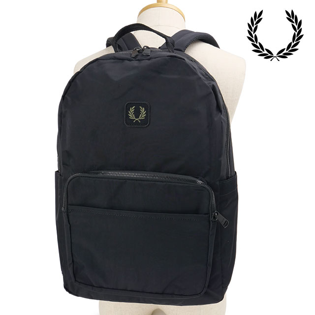 フレッドペリー FRED PERRY クリンクル ナイロンバックパック [L3339-102 FW26] 27L CRINKLE NYLON BACKPACK メンズ・レディースバッグ バックパック 通勤通学 タウンユース 黒 BLACK