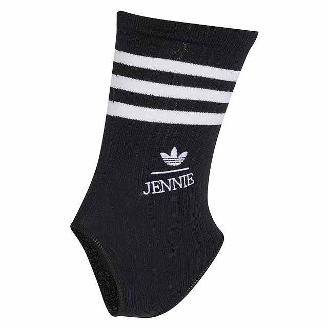 アディダス オリジナルス adidas Originals レディース クルーソックス ヒールカット [BW496/LD4842 FW26SPOT] CREW SOCKS WITH HEEL CUT-OUT 1PP JENNIE ジェニーコラボ 限定 BLACKPINK ブラックピンク 靴下 カットアウトソックス 可愛い ブラック