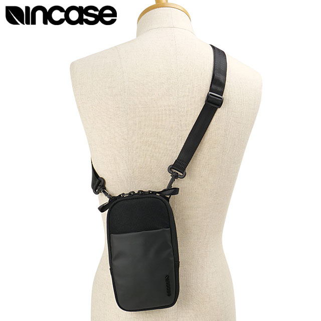 インケース Incase エーアールシー スモールクロスボディバッグ [137261053002 SS26] A.R.C. Small Crossbody Bag ユニセックスショルダーポーチ AirTag収納 黒 Black