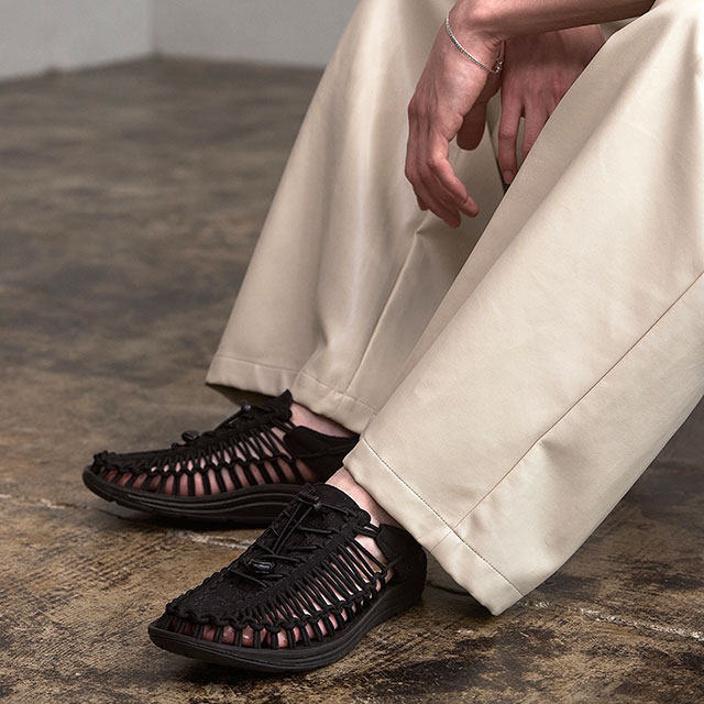 先着で限定プレゼント】KEEN キーン メンズ サンダルUNEEK 3C MEN