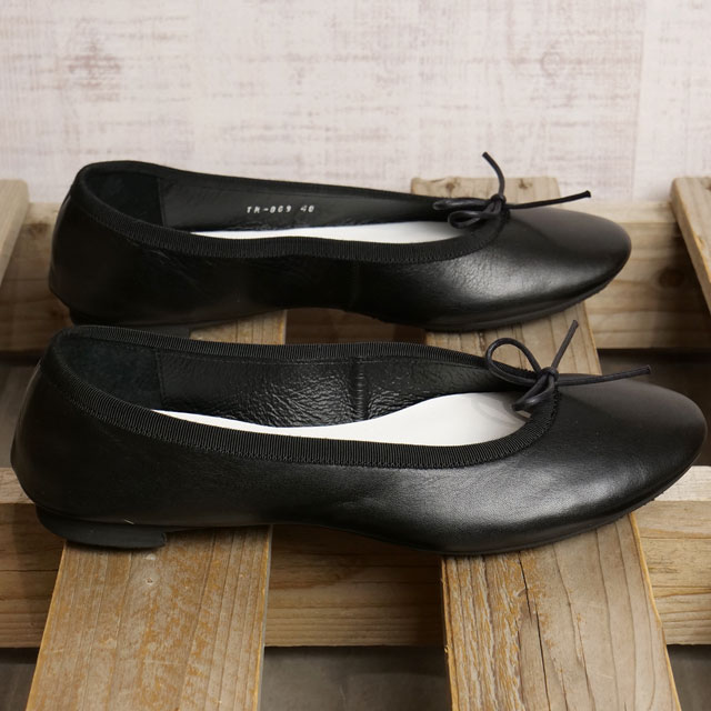 返品交換送料無料 トラベルシューズ バイ ショセ TRAVEL SHOES by