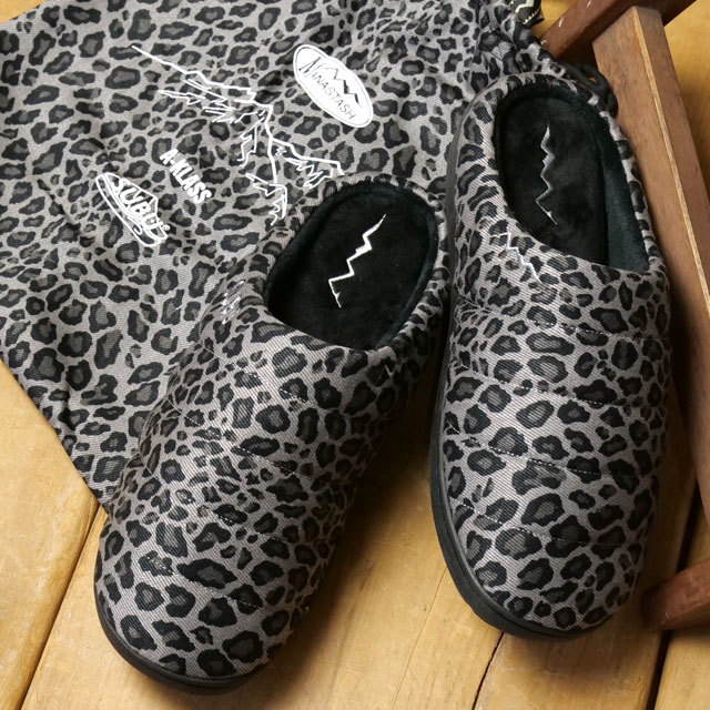 oshkosh アニマル柄 コラボ マナスタッシュ MANASTASH クロッグサンダル スブ