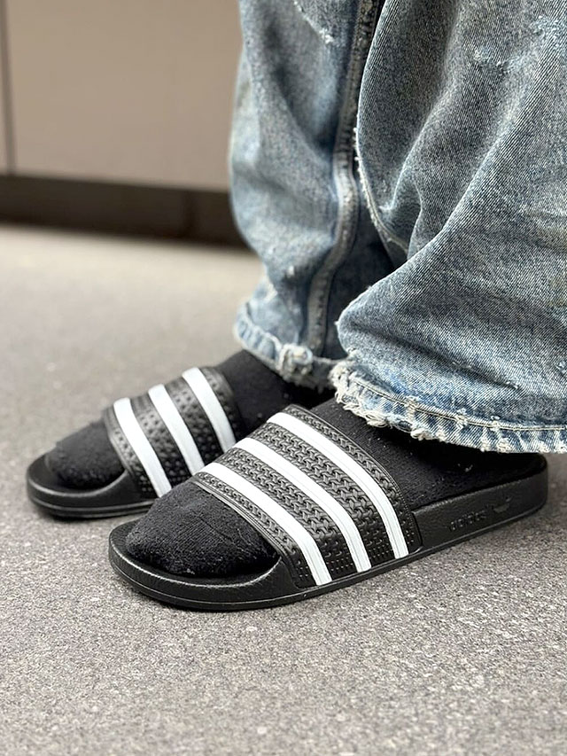 ちゃーこさま専用です₊⁎⁺˳✧༚ アディダス オリジナルス adidas Originals サンダル アディレッタ