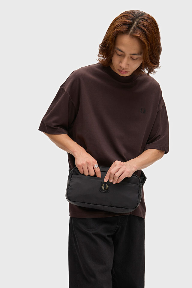 フレッドペリー FRED PERRY クリンクル ナイロンクロスボディ [L3340