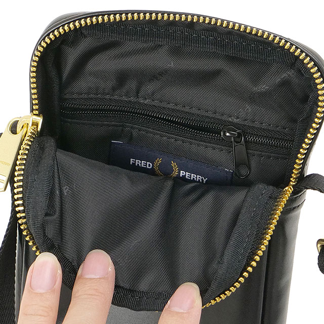 フレッドペリー FRED PERRY スムースレザースモールサイドバッグ