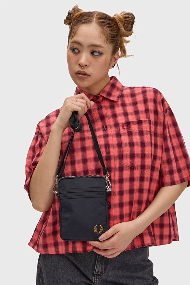 フレッドペリー FRED PERRY ブレンサムスモールサイドバッグ [L2179