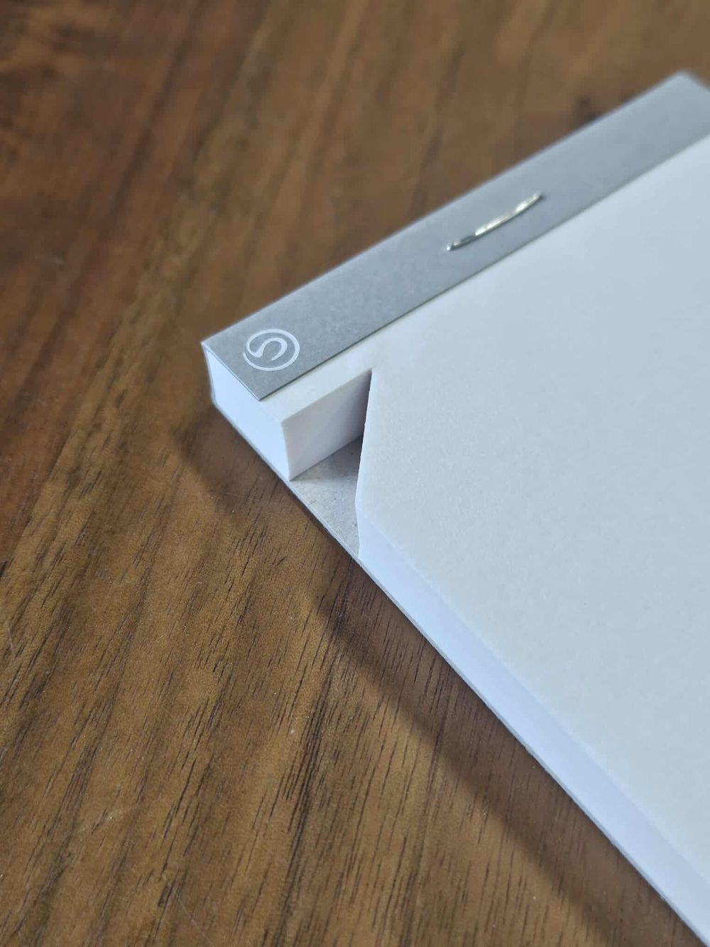 �Ĥ������