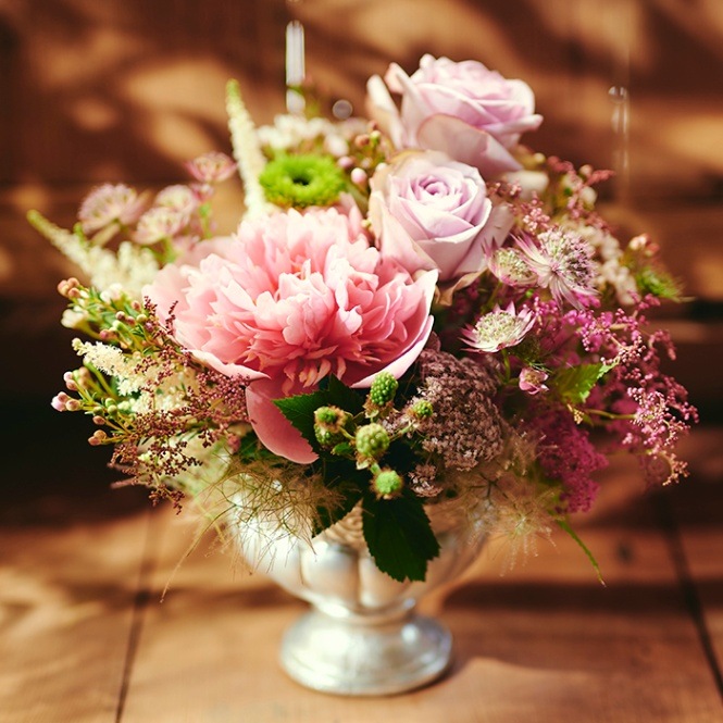 ラベンダーカラーのクラシックアレンジメント