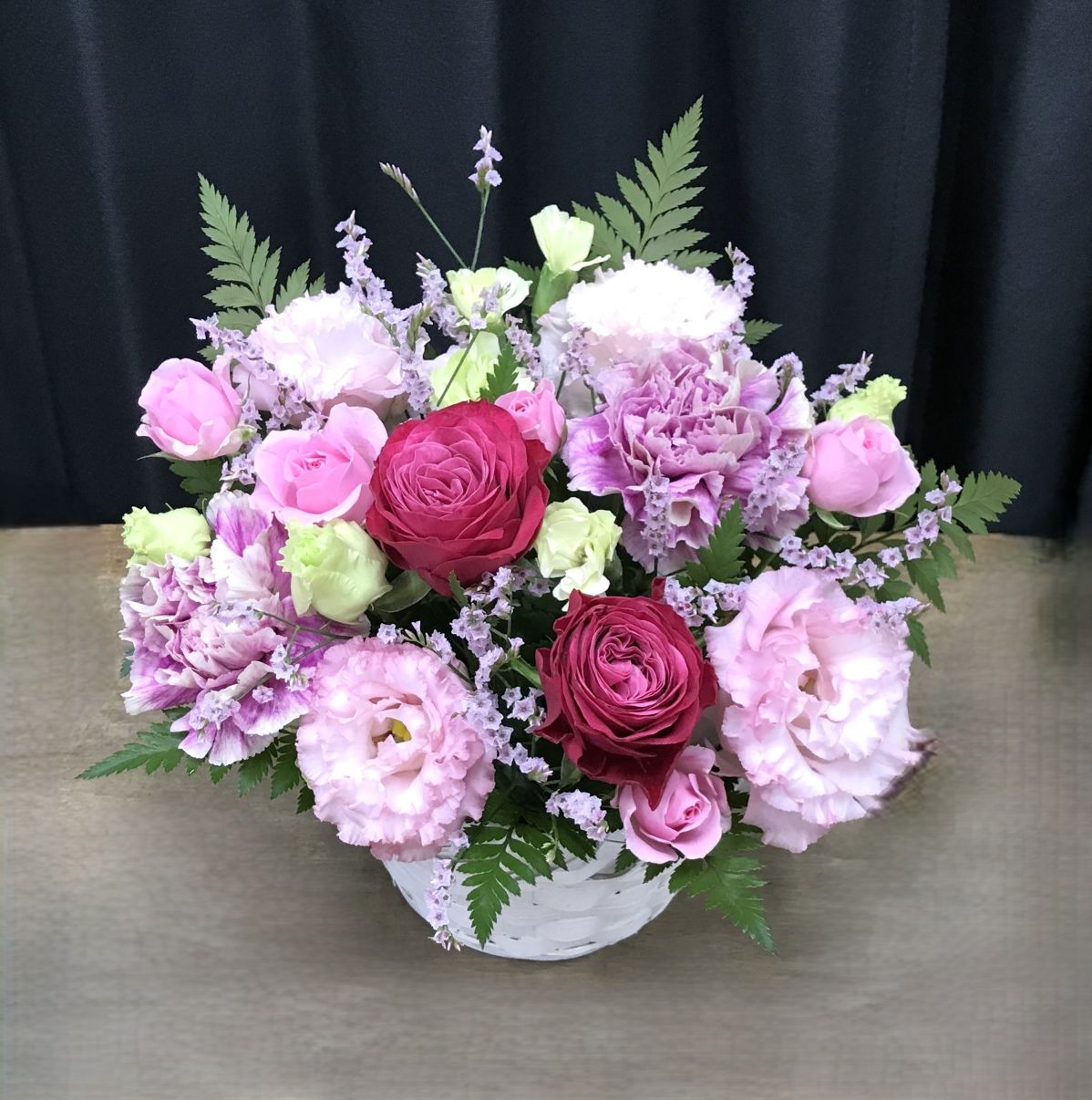 ピンク系の華やかなアレンジメント　