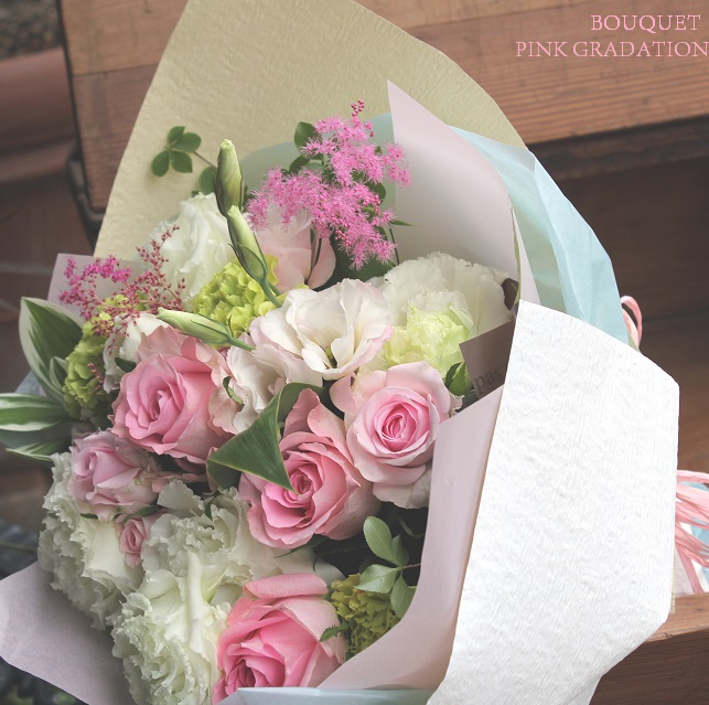 ピンク系の優しいカラーのブーケ　