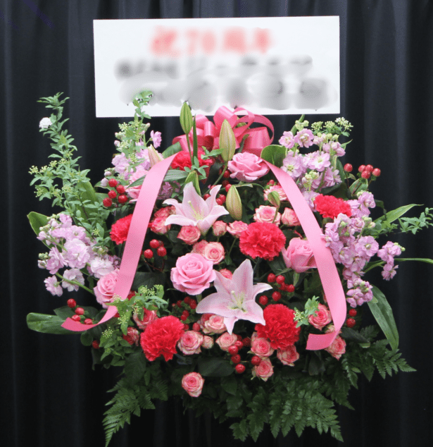 ピンク系の明るく可愛いスタンド花（1段）