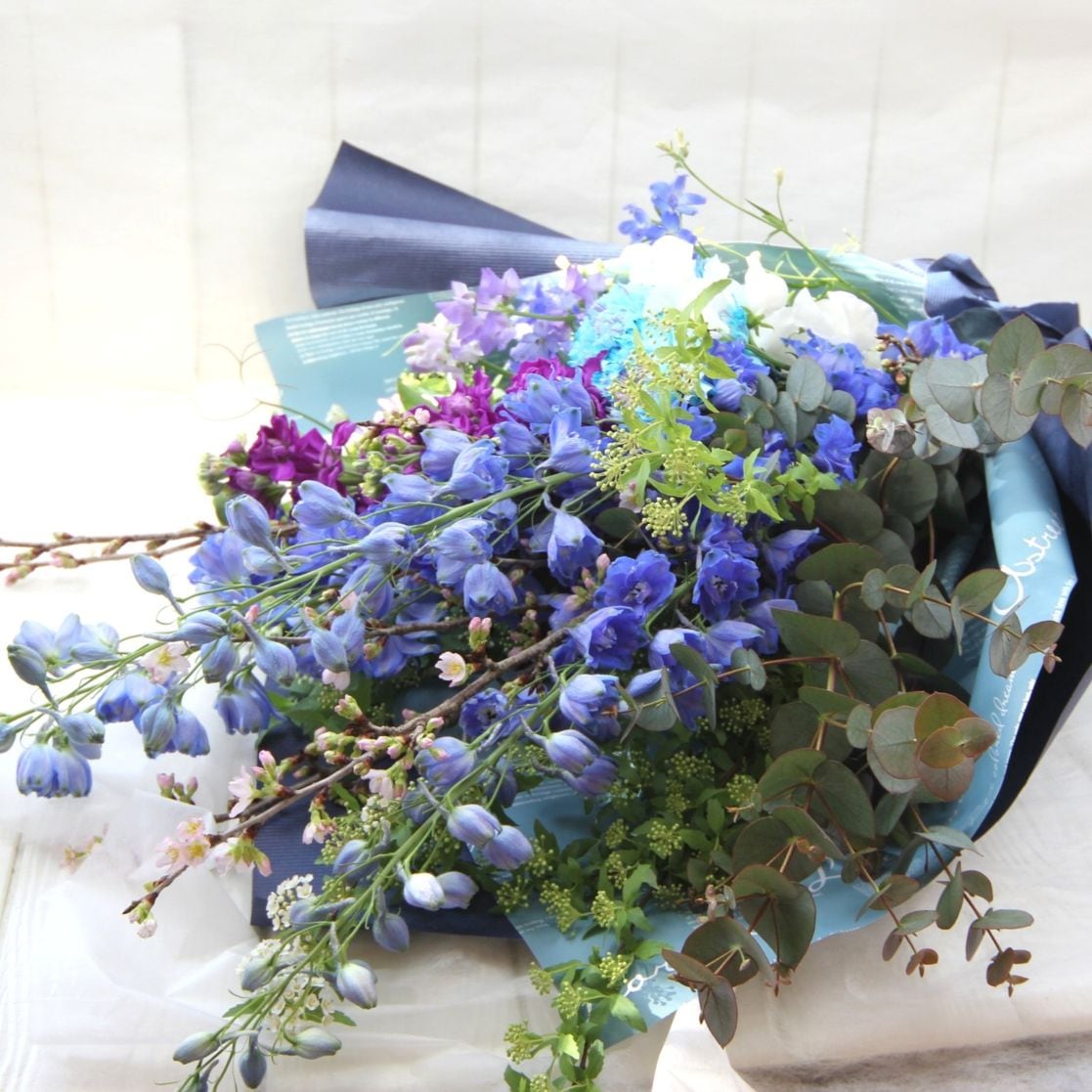 ブルー・紫系の豪華な花束