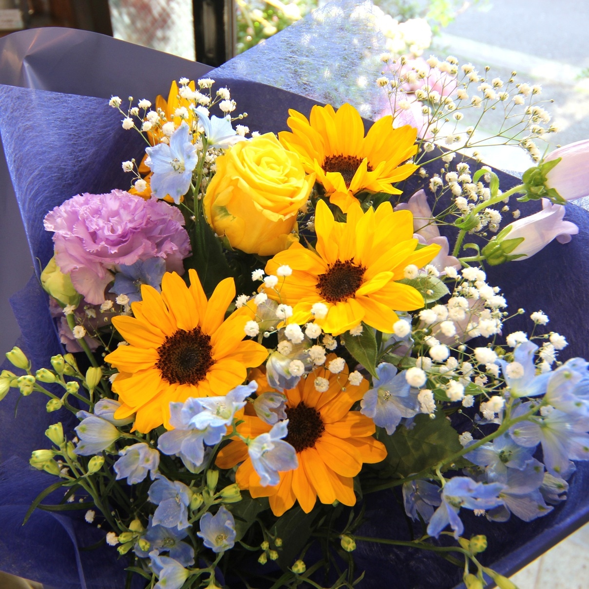 父の日 ひまわりと寒色系の花束 | 価格から選ぶ | 東京・立川の三田花店