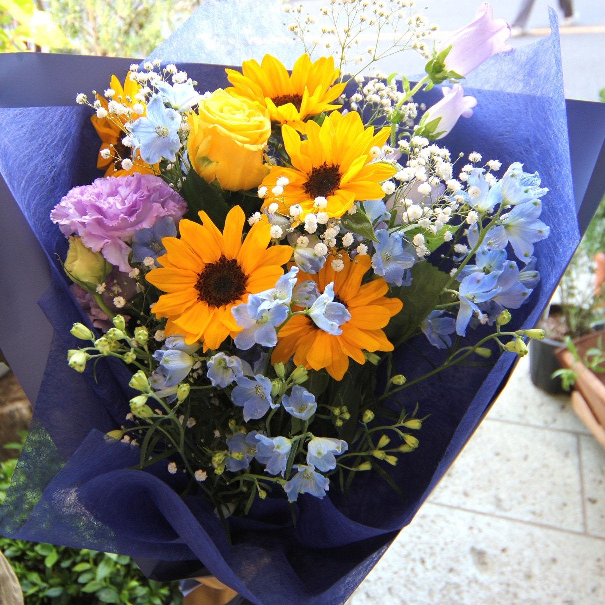 父の日 ひまわりと寒色系の花束 | 価格から選ぶ | 東京・立川の三田花店
