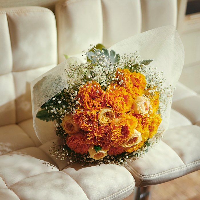 オレンジのバラとかすみ草のブーケ | フラワーギフト | 東京・立川の