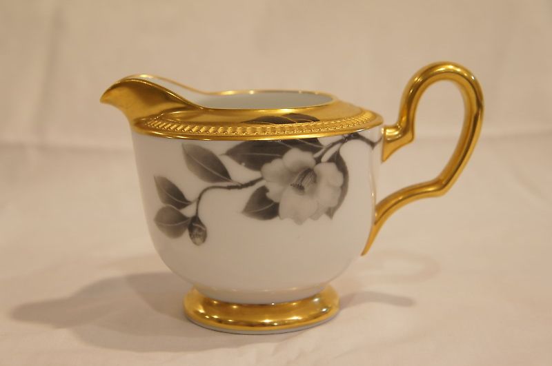 大倉陶園 金彩墨絵椿 24ピースティーセット | いっぴん | | 食器のみつはた