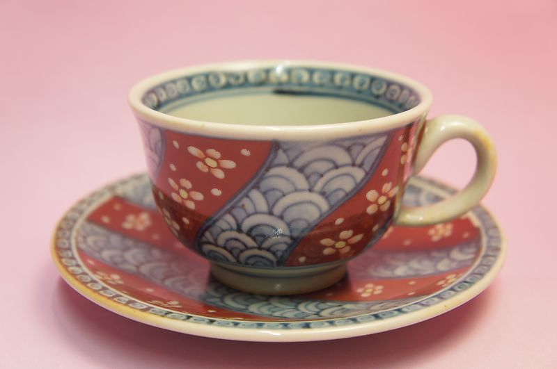 有田焼　六代走波　染錦 ナナカマド文　中深皿 有田焼 六代走波 染錦 ナナカマド文 中深皿