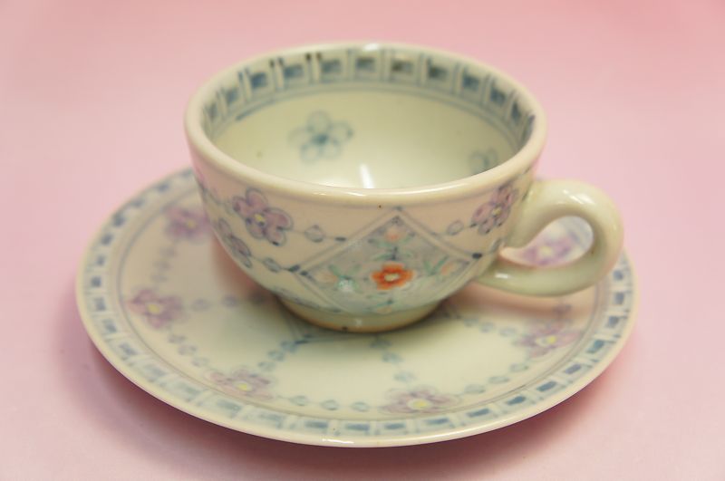 五代 佐藤走波 染錦絵変わり コーヒー碗皿揃 | いっぴん | | 食器の
