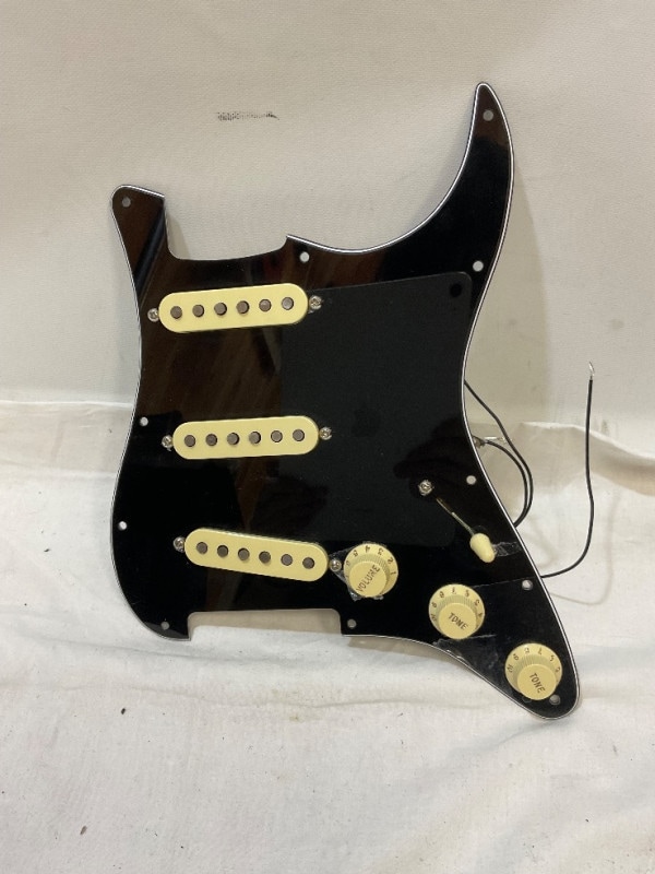 ストラトキャスター SSSアセンブリ Fender CS69復刻ピックアップ ストラトキャスター SSSアセンブリ Fender CS69復刻ピックアップ