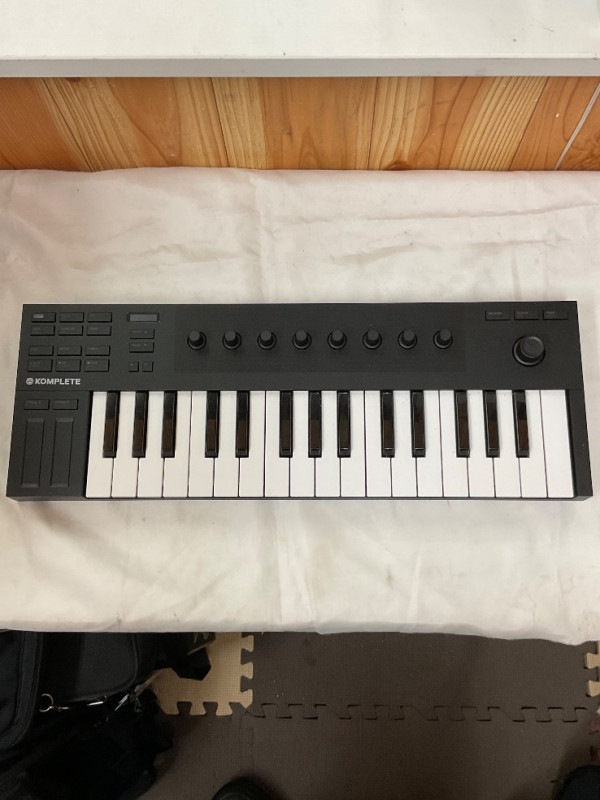 u52751 中古 ネイティブインステュルメント KONTROL M32 MIDIキーボード