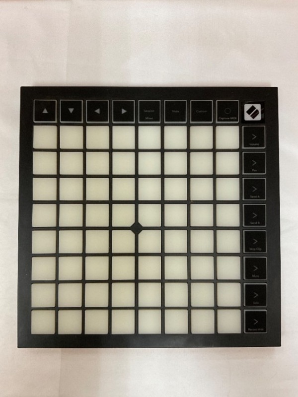 u54765 中古 NOVATION ( ノベーション ) Launchpad X MIDIパッド 