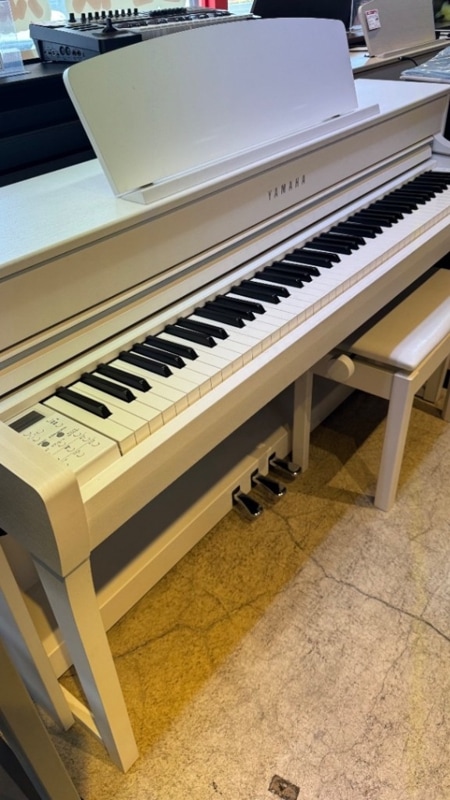 ヤマハ電子ピアノ　クラビノーバ　SCLP 7450 WH ホワイト　島村楽器 電子ピアノ】YAMAHA(ヤマハ)『SCLP-7450』をご紹介♪｜島村楽器 イオン